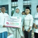 Wabup Inhil Yuliantini Buka Bersama Masyarakat di Pulau Burung
