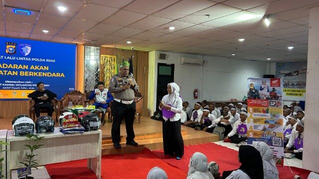 Cegah Kecelakaan Akibat Kantuk, Ditlantas Polda Riau Edukasi Mahasiswa UMRI